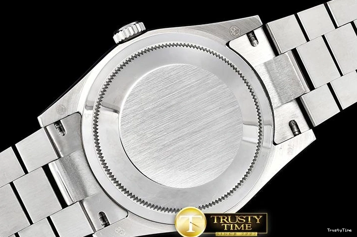 0225 RDD0214C – DayDate 36mm Classic 685